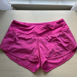 Lululemon sonic pink low rise 2.5 speed up shorts size 2